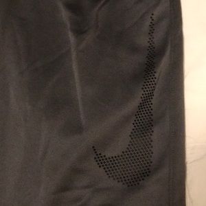 Men’s Nike Thermal pants. Grey.